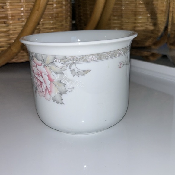 Vintage FTD Cache Pot Planter - Picture 4 of 5